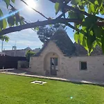 بيت ضيافة Trulli Sull'aia San Michele 4*