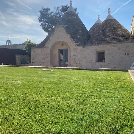 ゲストハウス Trulli Sull'aia San Michele *